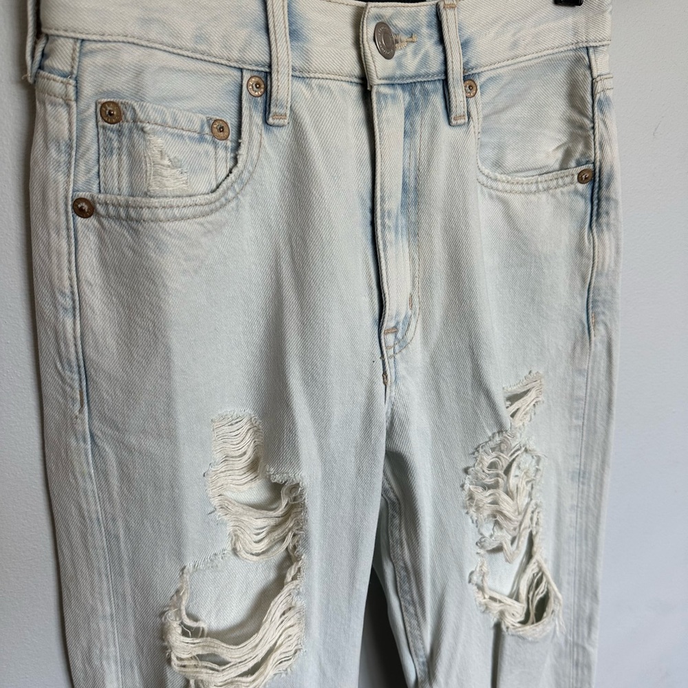 Aeropostale 90’s Baggy Light Wash Jeans Women’s Size 00 Super Distressed